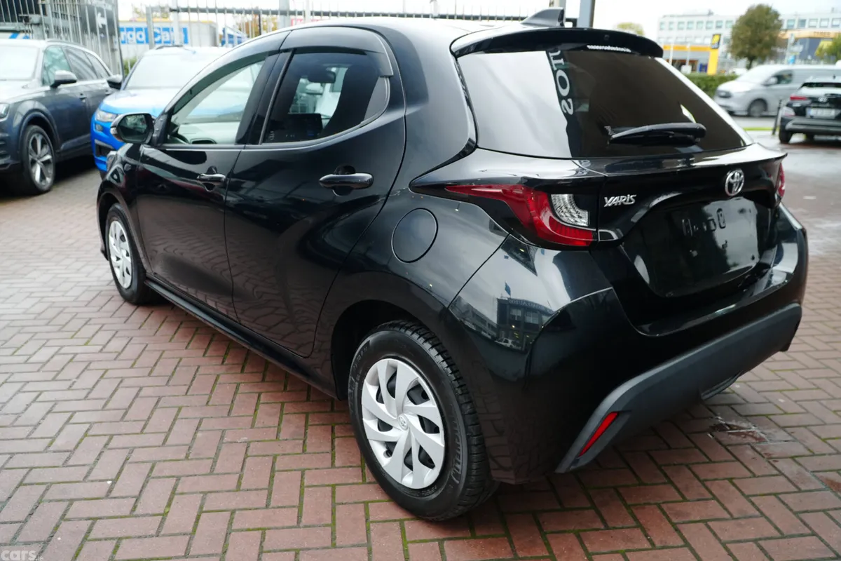Toyota Yaris Hatchback, Petrol, 2021, Black