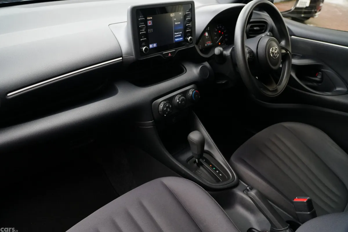 Toyota Yaris Hatchback, Petrol, 2021, Black