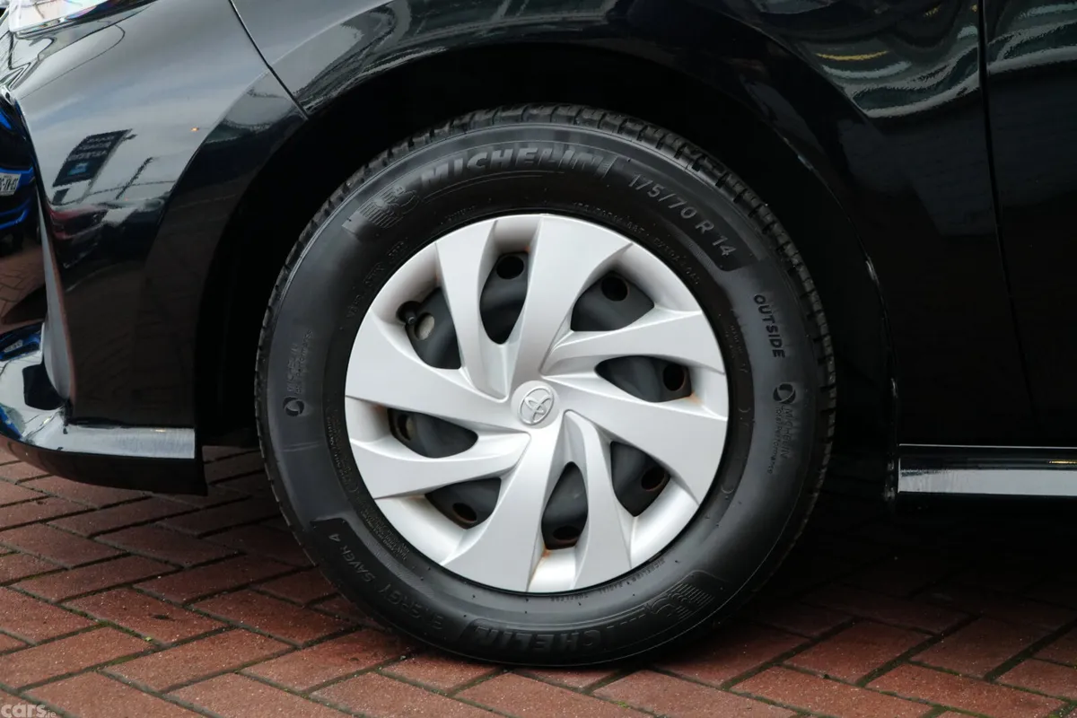 Toyota Yaris Hatchback, Petrol, 2021, Black