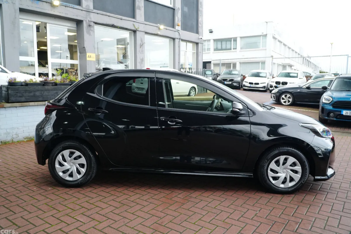 Toyota Yaris Hatchback, Petrol, 2021, Black