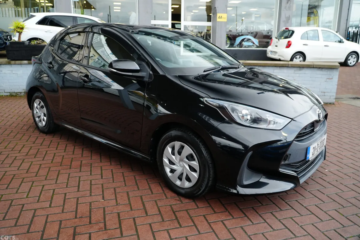 Toyota Yaris Hatchback, Petrol, 2021, Black