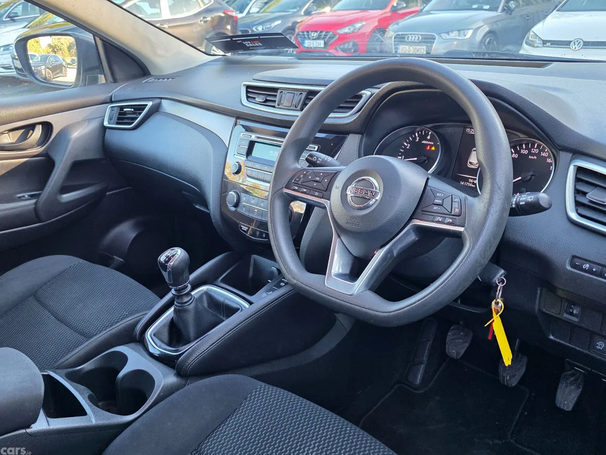 Nissan Qashqai SUV, Petrol, 2017, Grey