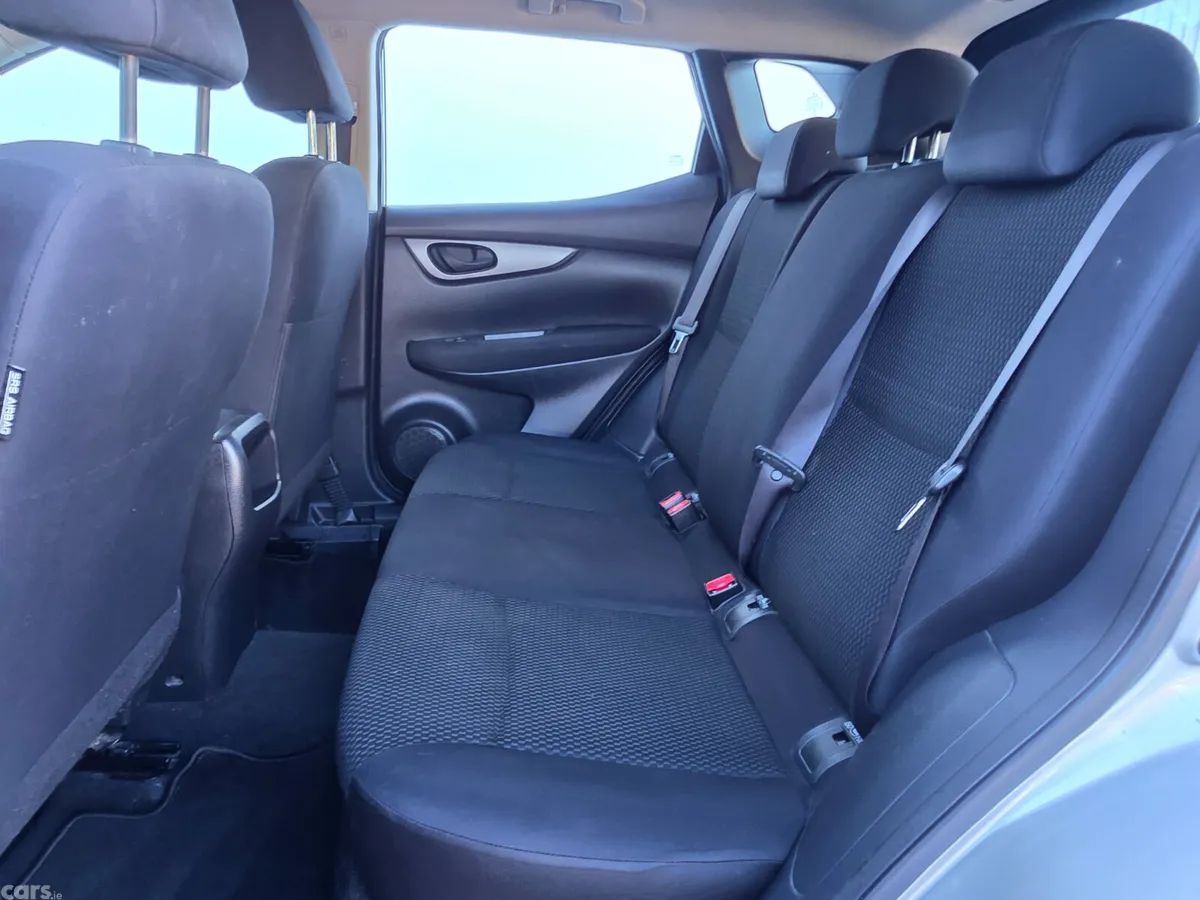 Nissan Qashqai SUV, Petrol, 2017, Grey