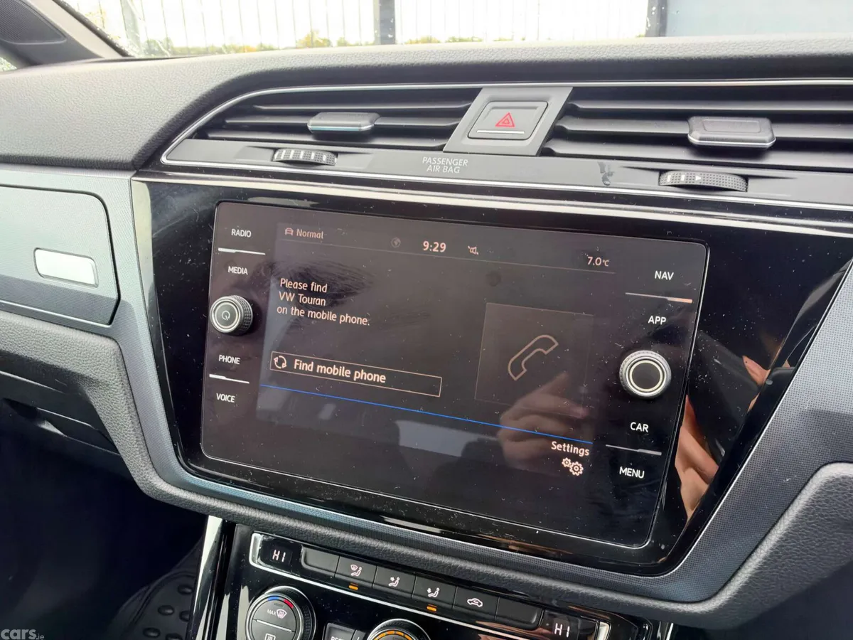 Volkswagen Touran MPV, Diesel, 2018, Black
