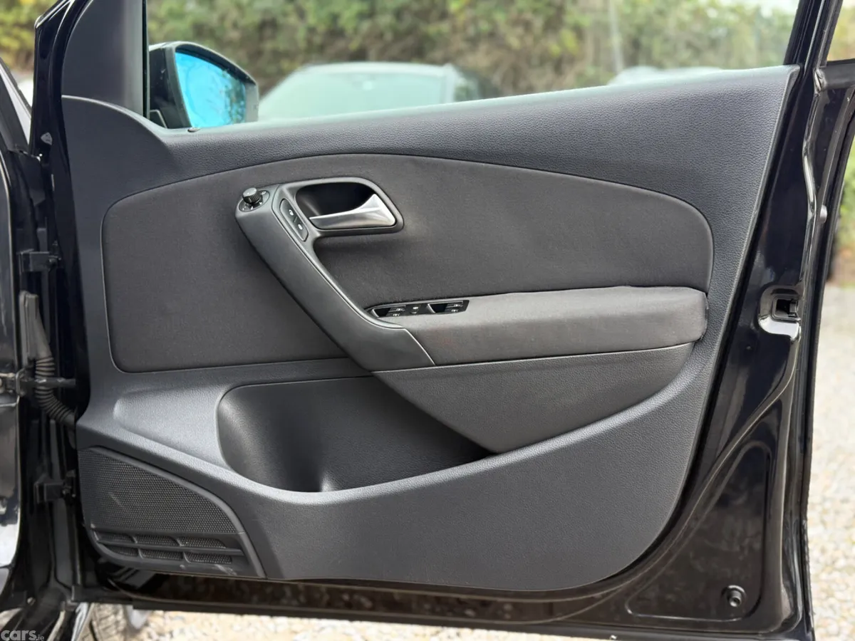 Volkswagen Polo Hatchback, Petrol, 2012, Black