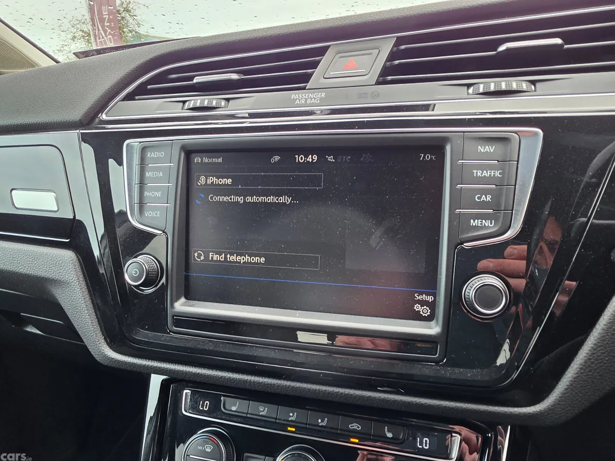 Volkswagen Touran MPV, Petrol, 2016, White