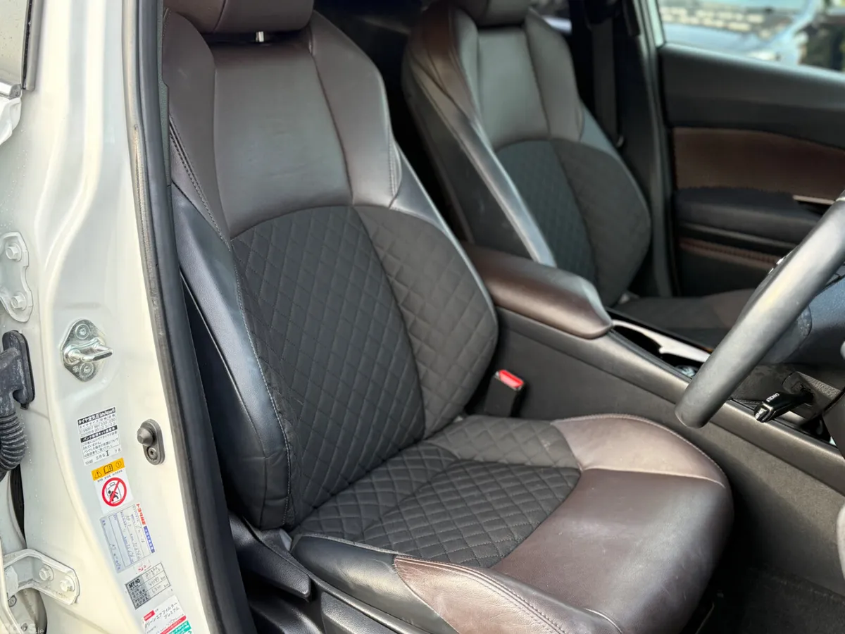 Toyota C-HR SUV, Petrol Hybrid, 2018, White