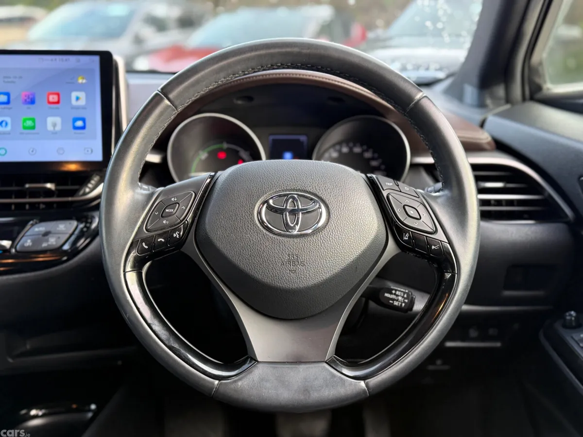 Toyota C-HR SUV, Petrol Hybrid, 2018, White