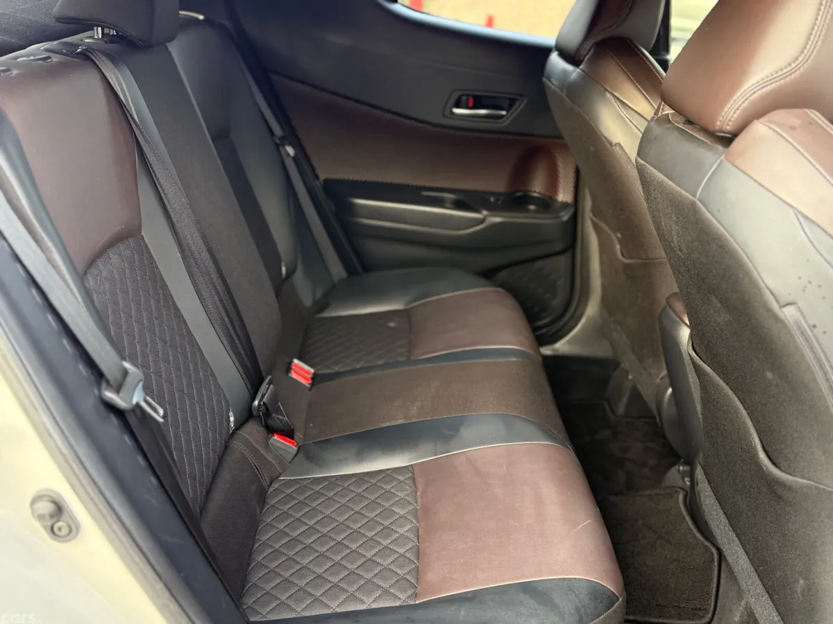 Toyota C-HR SUV, Petrol Hybrid, 2018, White