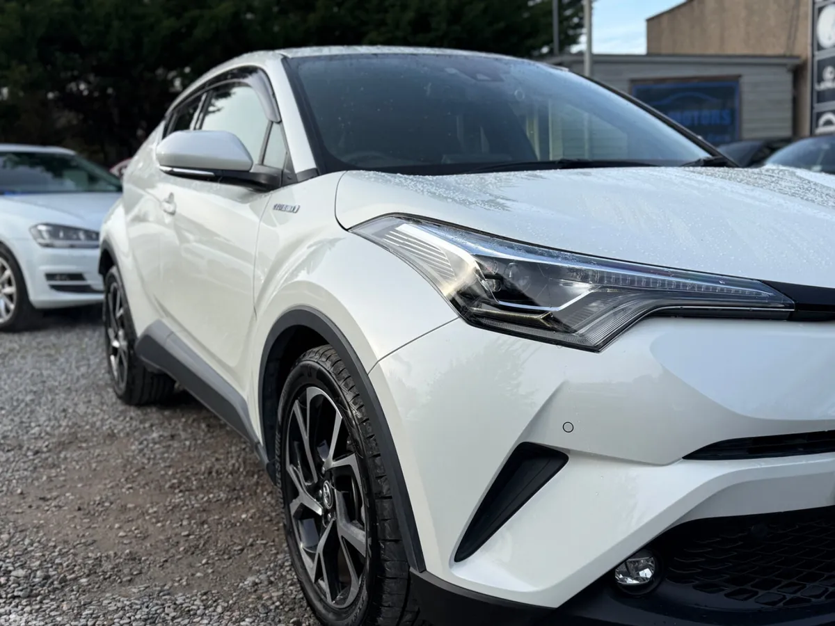 Toyota C-HR SUV, Petrol Hybrid, 2018, White