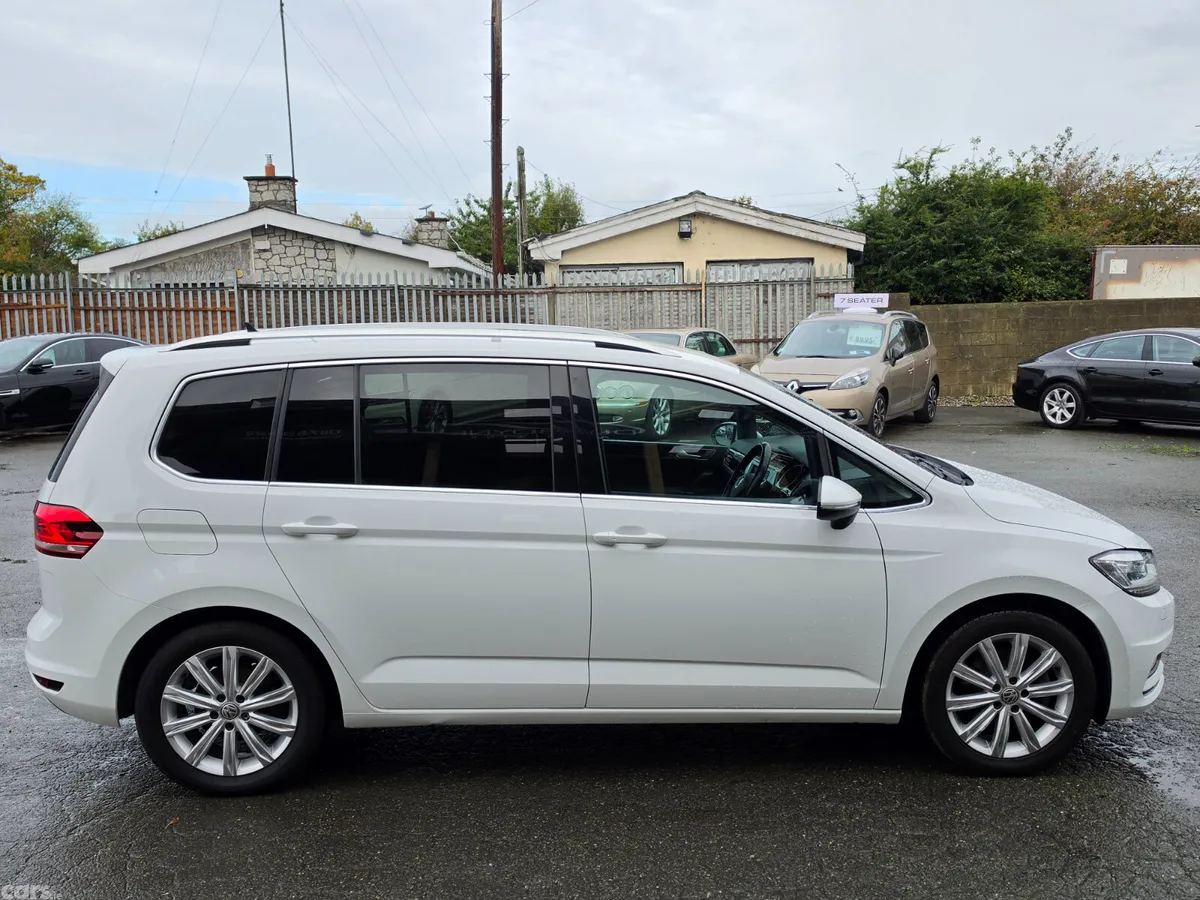 Volkswagen Touran MPV, Petrol, 2016, White