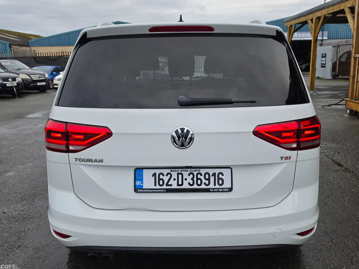 Volkswagen Touran MPV, Petrol, 2016, White