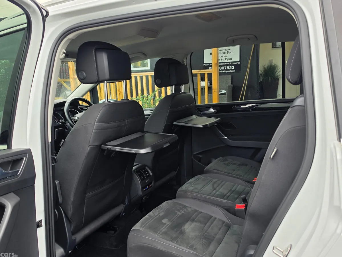 Volkswagen Touran MPV, Petrol, 2016, White