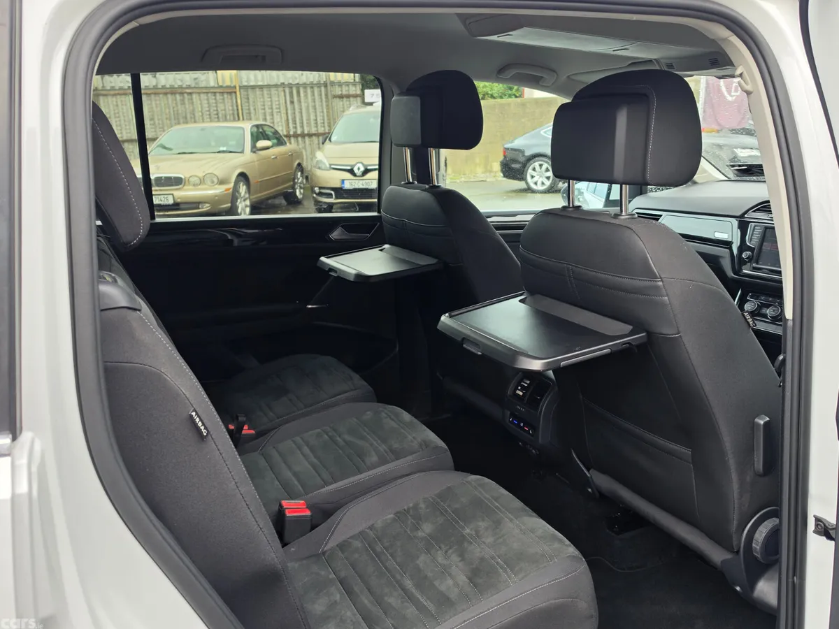 Volkswagen Touran MPV, Petrol, 2016, White
