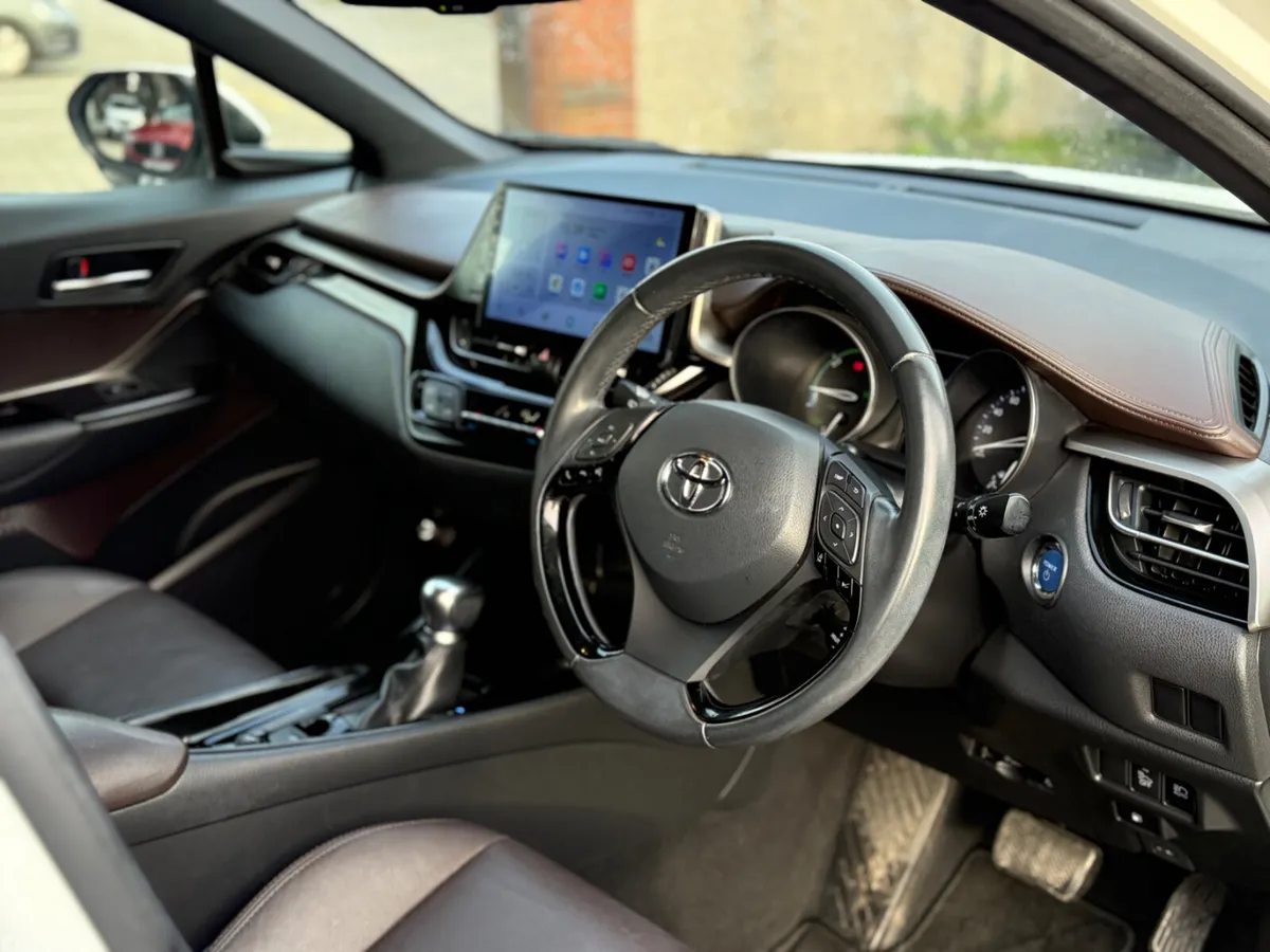 Toyota C-HR SUV, Petrol Hybrid, 2018, White