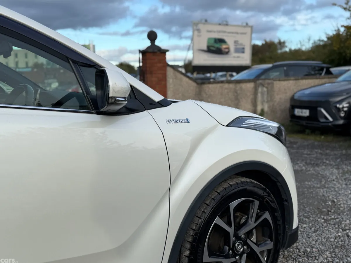 Toyota C-HR SUV, Petrol Hybrid, 2018, White