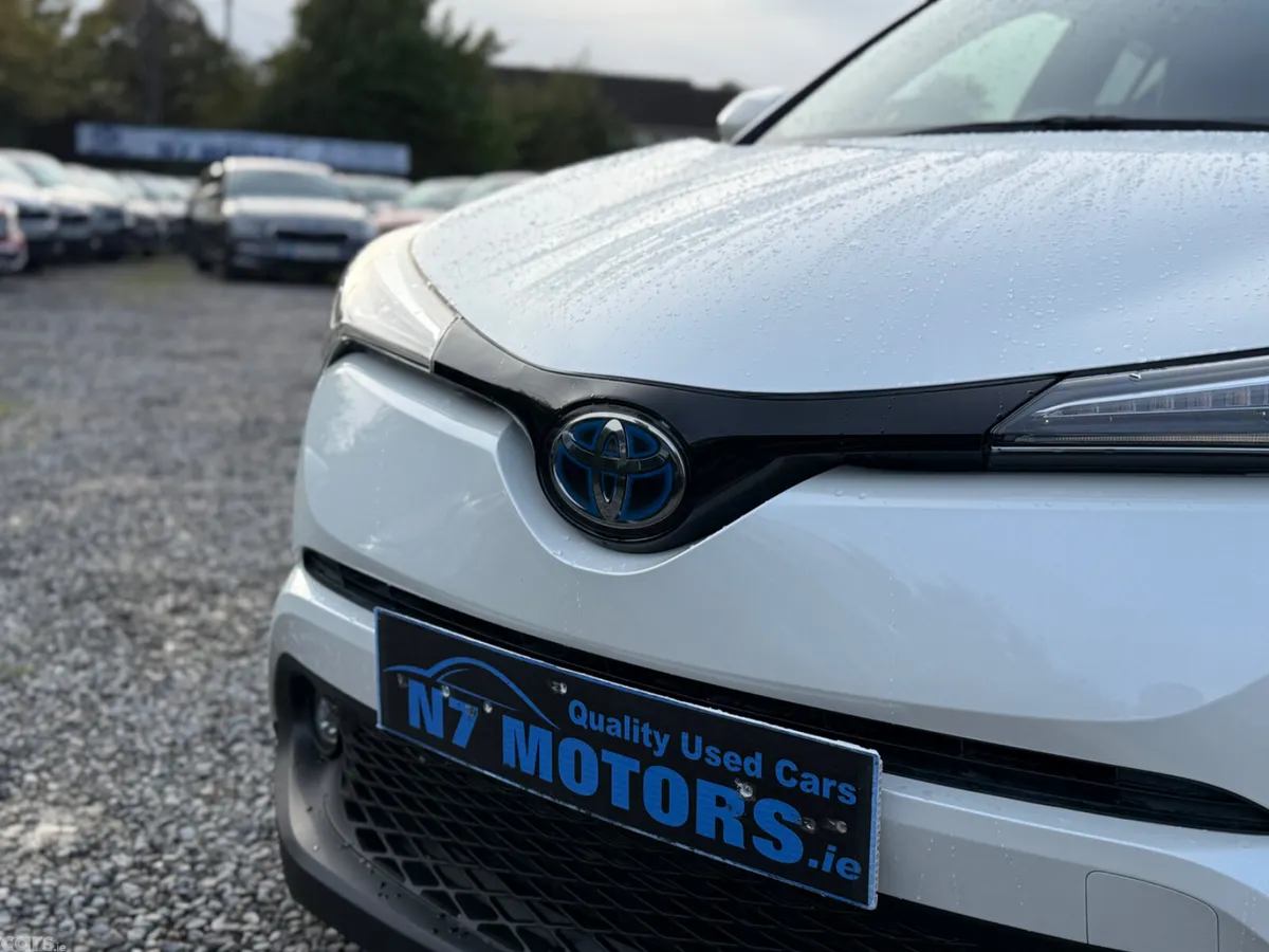Toyota C-HR SUV, Petrol Hybrid, 2018, White
