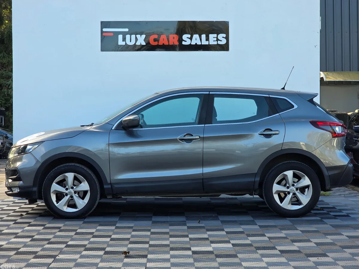 Nissan Qashqai SUV, Diesel, 2017, Grey
