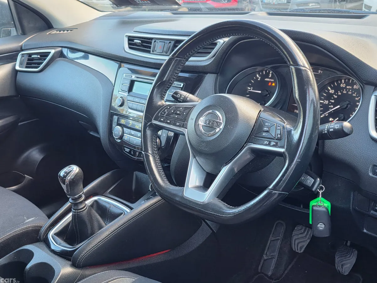 Nissan Qashqai SUV, Diesel, 2017, Grey