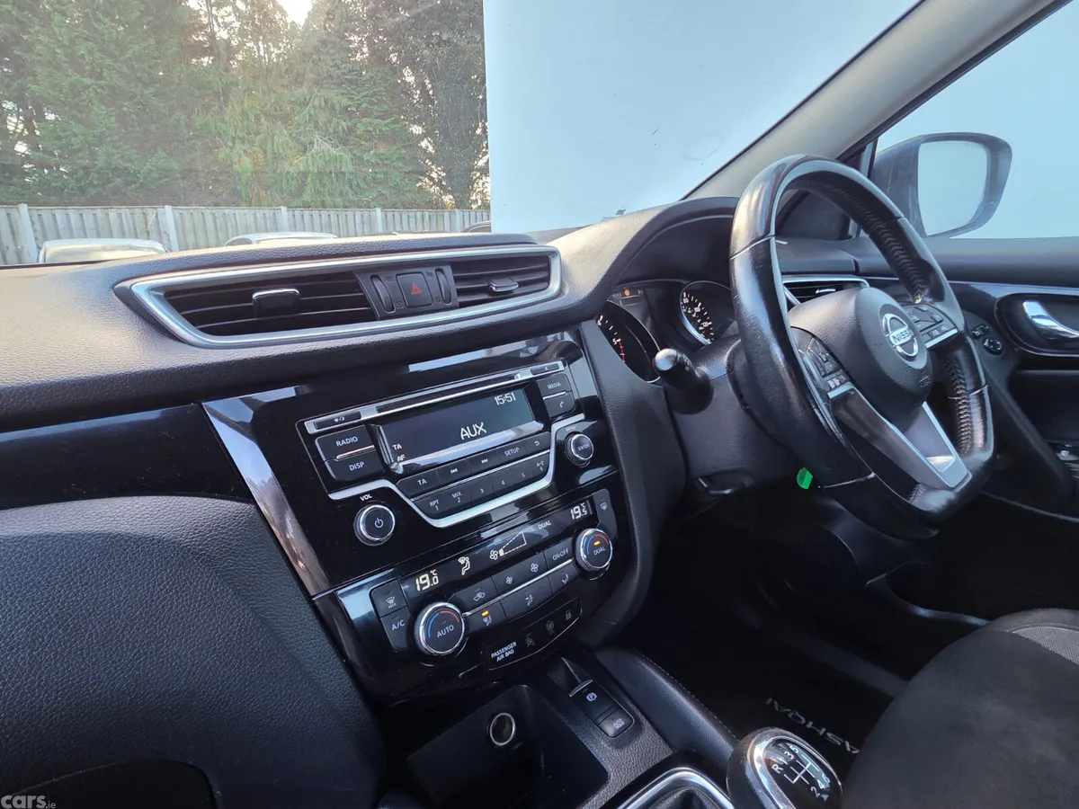Nissan Qashqai SUV, Diesel, 2017, Grey