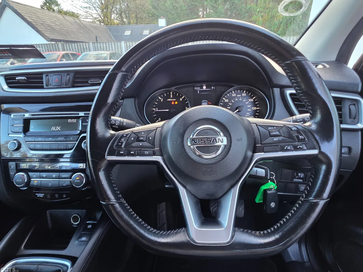Nissan Qashqai SUV, Diesel, 2017, Grey