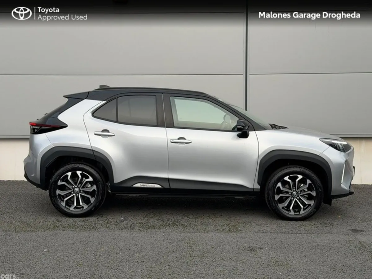Toyota Yaris Cross Hatchback, Petrol Hybrid, 2026, Grey