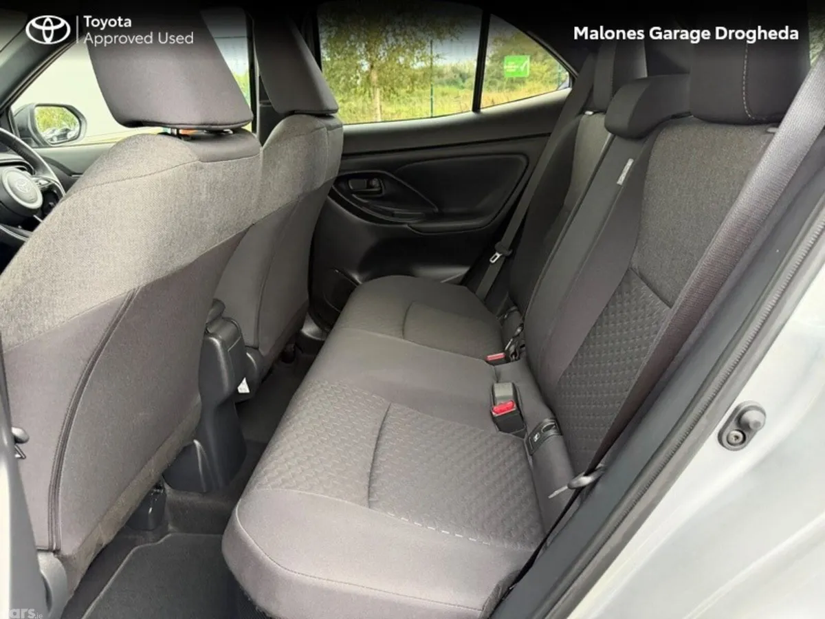 Toyota Yaris Cross Hatchback, Petrol Hybrid, 2026, Grey