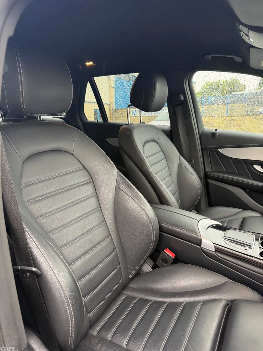 Mercedes-Benz 220 SUV, Diesel, 2022, Grey