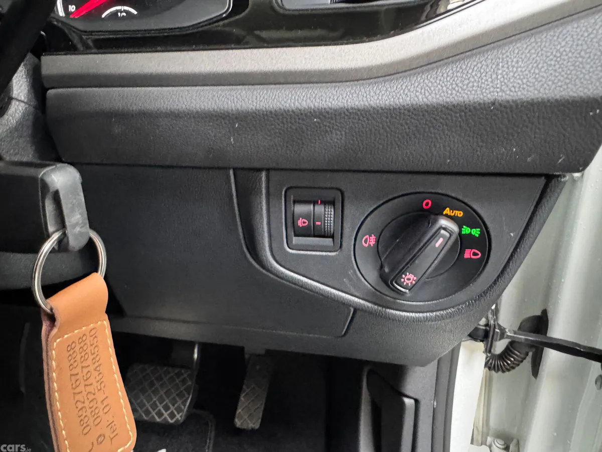 Volkswagen Polo Hatchback, Petrol, 2018, White
