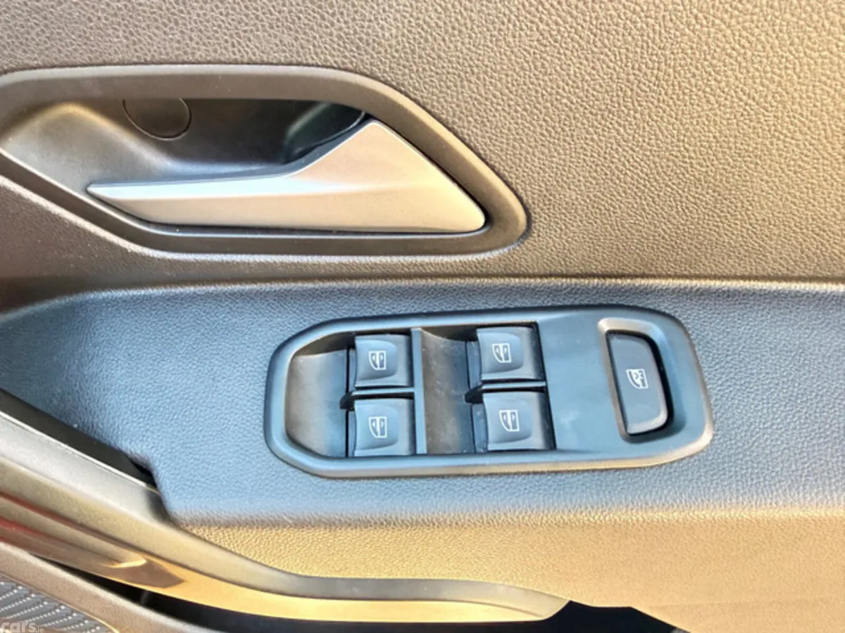 Dacia Duster SUV, Diesel, 2023, Orange