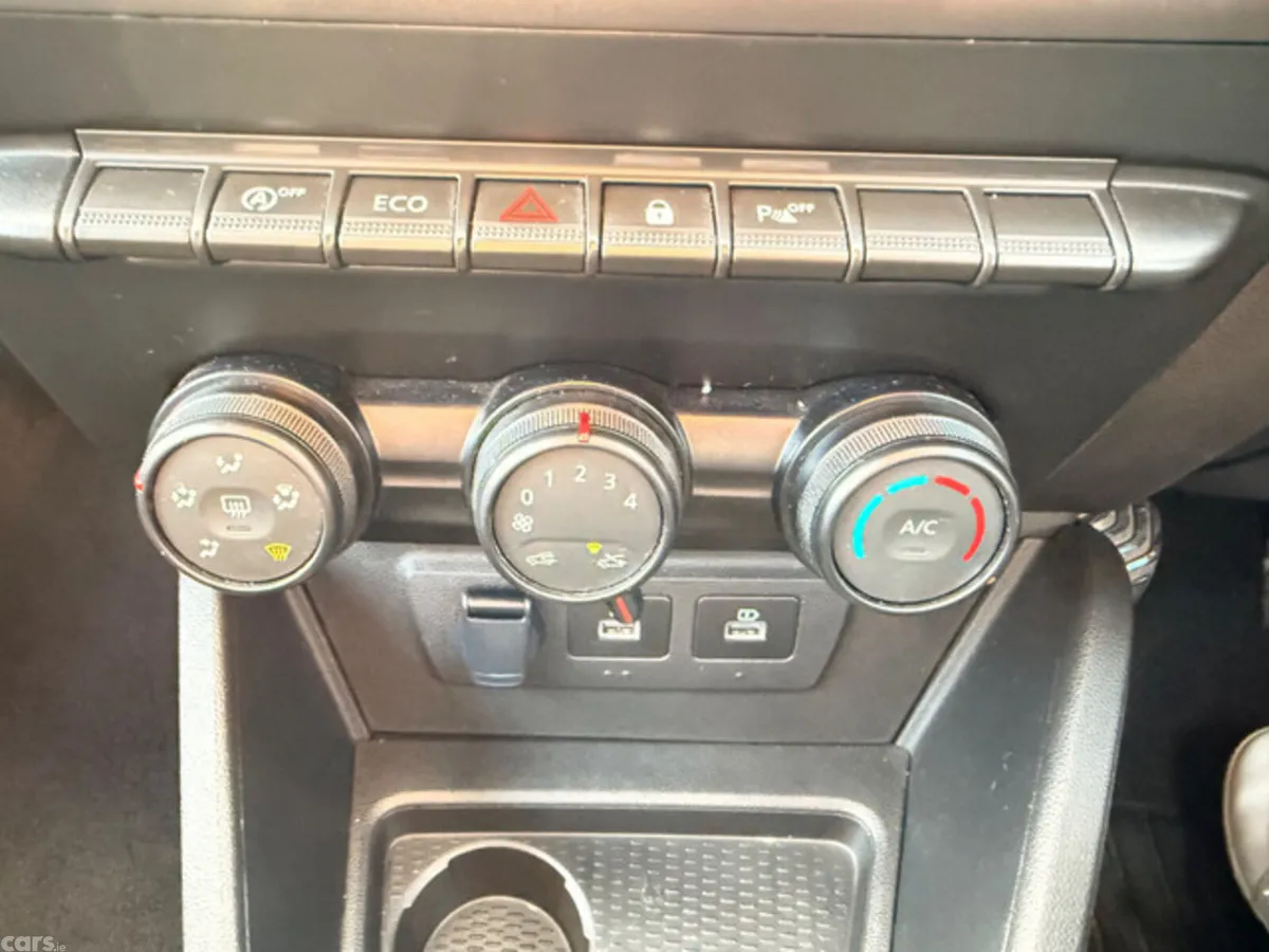 Dacia Duster SUV, Diesel, 2023, Orange