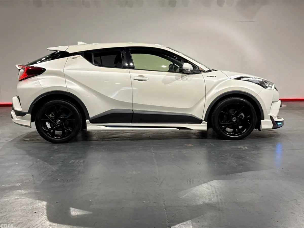 Toyota C-HR SUV, Petrol Hybrid, 2018, White