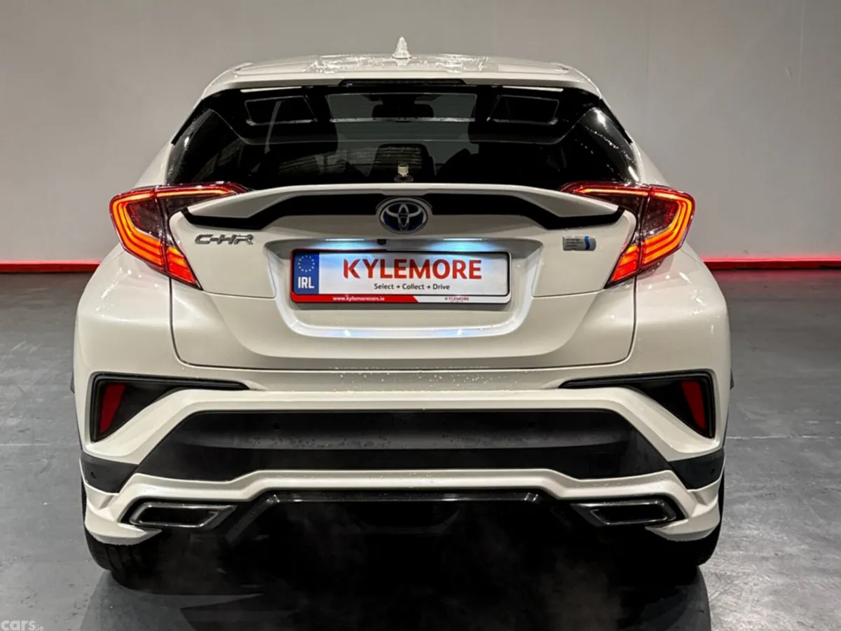 Toyota C-HR SUV, Petrol Hybrid, 2018, White