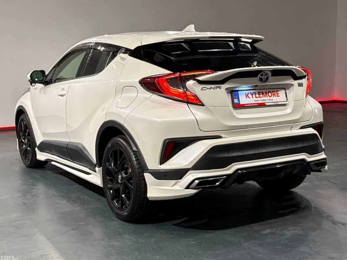 Toyota C-HR SUV, Petrol Hybrid, 2018, White