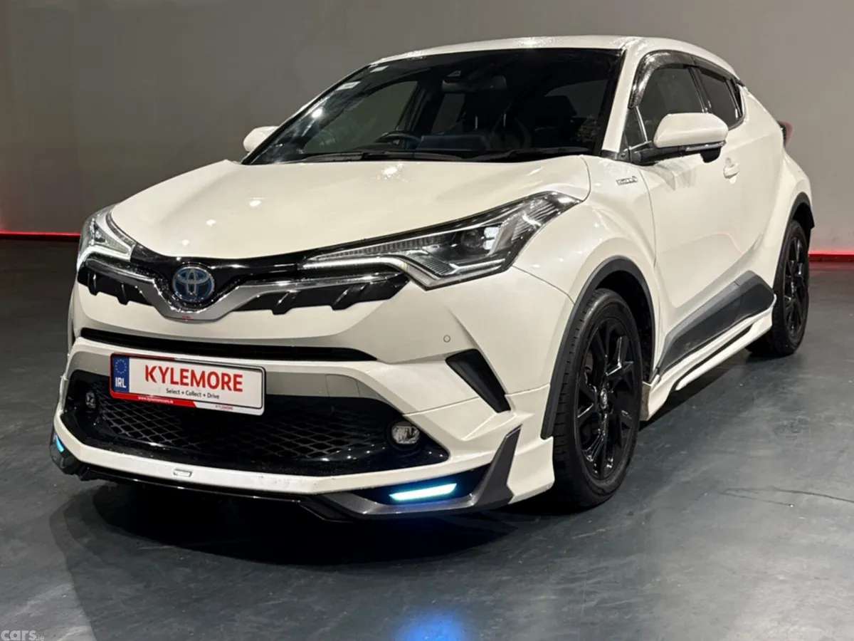 Toyota C-HR SUV, Petrol Hybrid, 2018, White