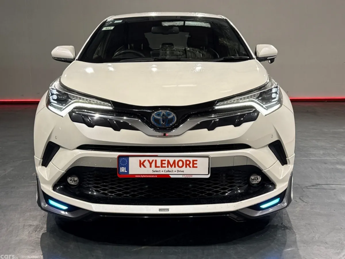 Toyota C-HR SUV, Petrol Hybrid, 2018, White