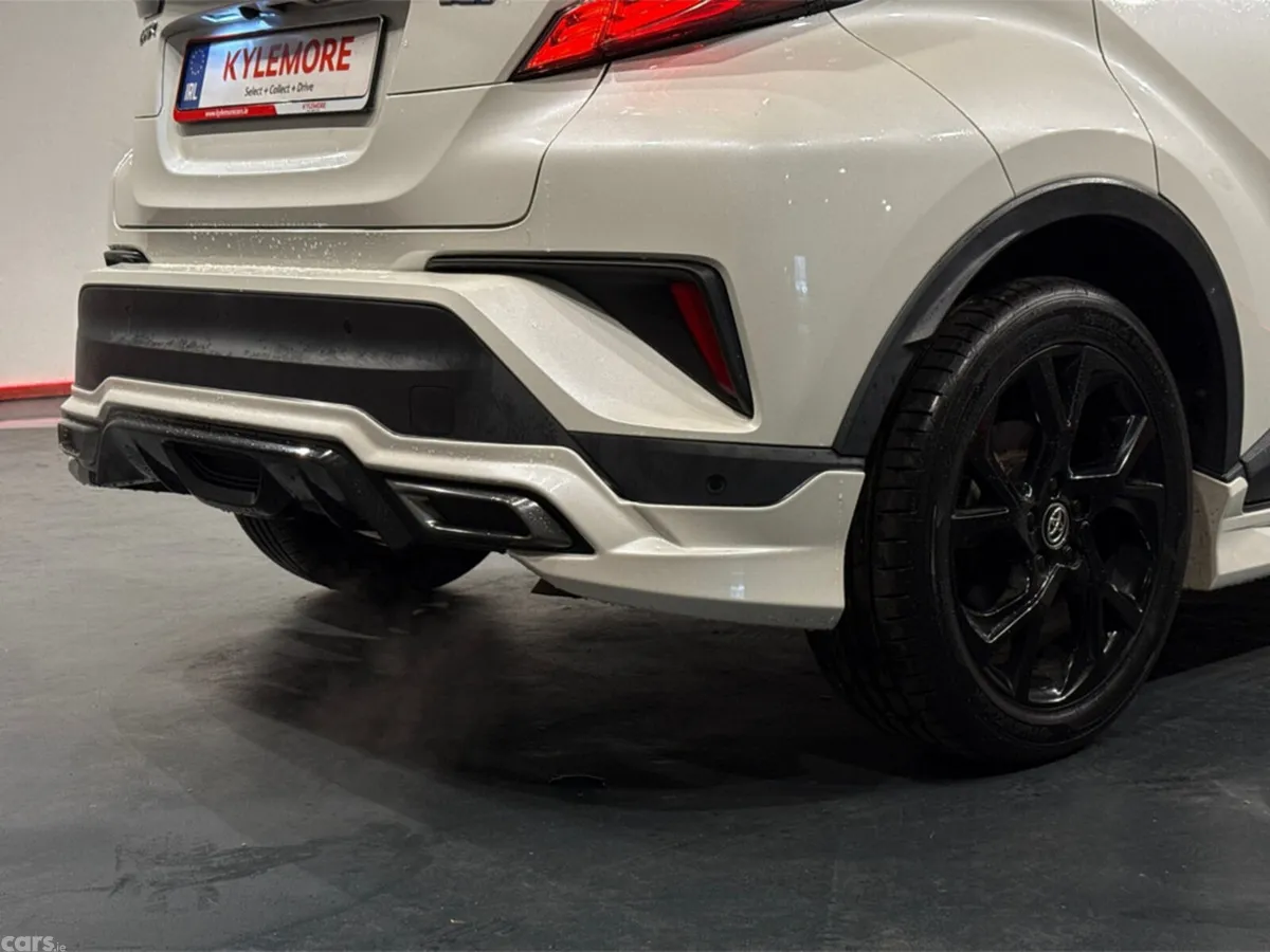 Toyota C-HR SUV, Petrol Hybrid, 2018, White