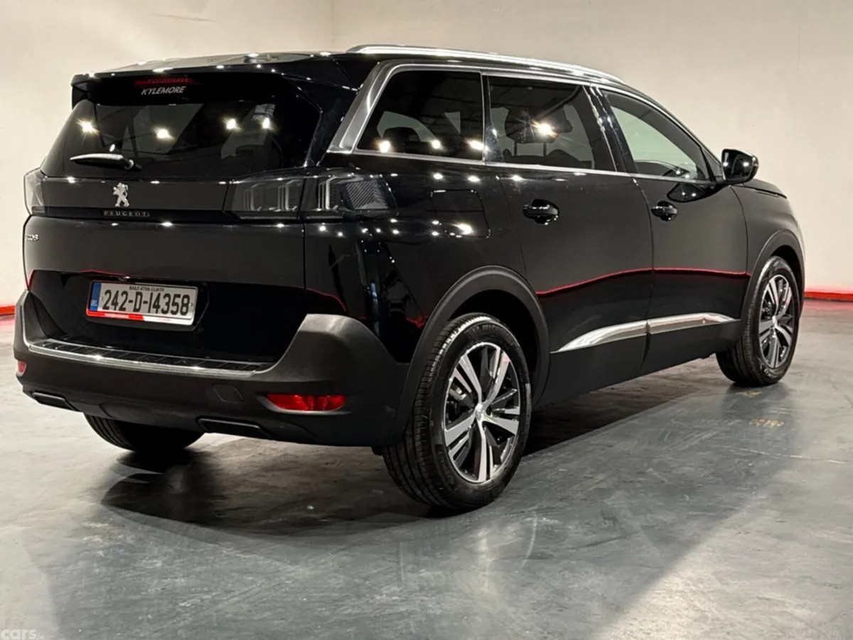 Peugeot 5008 MPV, Petrol Hybrid, 2024, Black