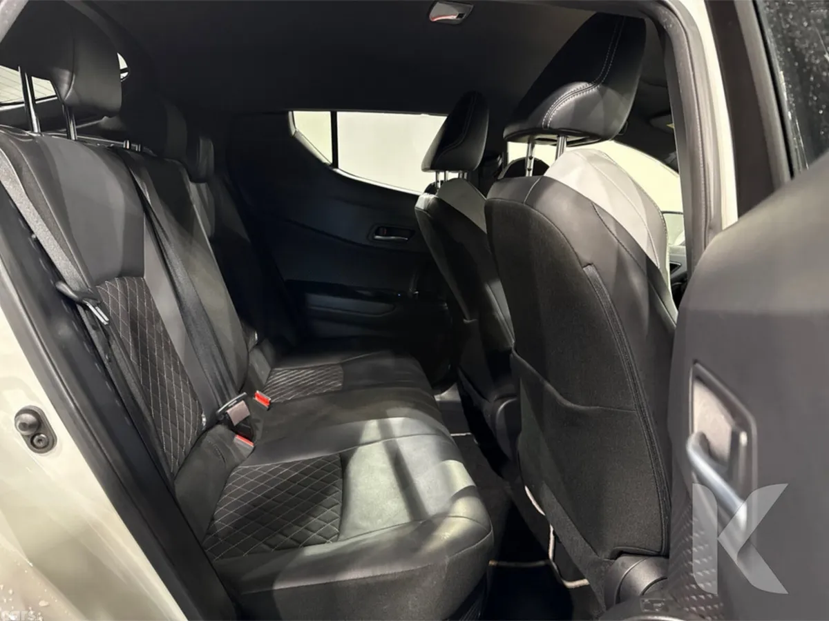 Toyota C-HR SUV, Petrol Hybrid, 2018, White