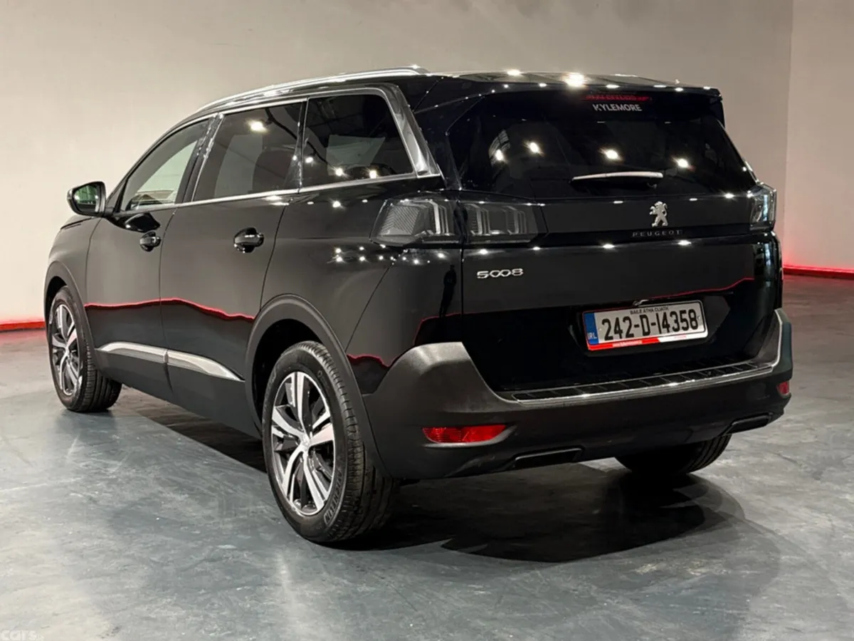 Peugeot 5008 MPV, Petrol Hybrid, 2024, Black