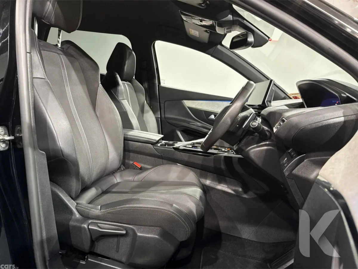 Peugeot 5008 MPV, Petrol Hybrid, 2024, Black