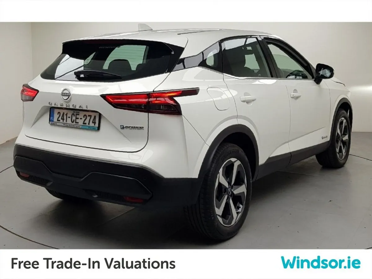 Nissan Qashqai MPV, Petrol Hybrid, 2024, White
