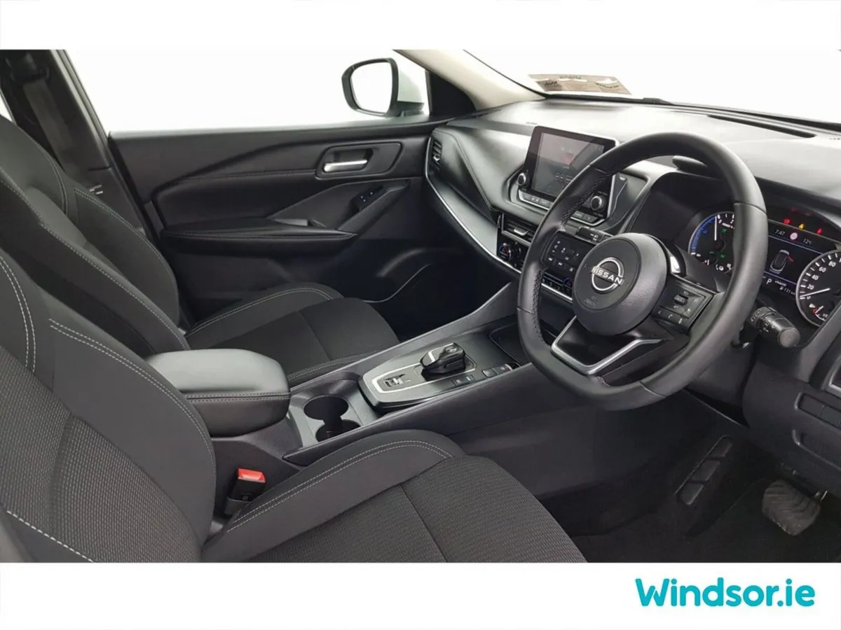 Nissan Qashqai MPV, Petrol Hybrid, 2024, White
