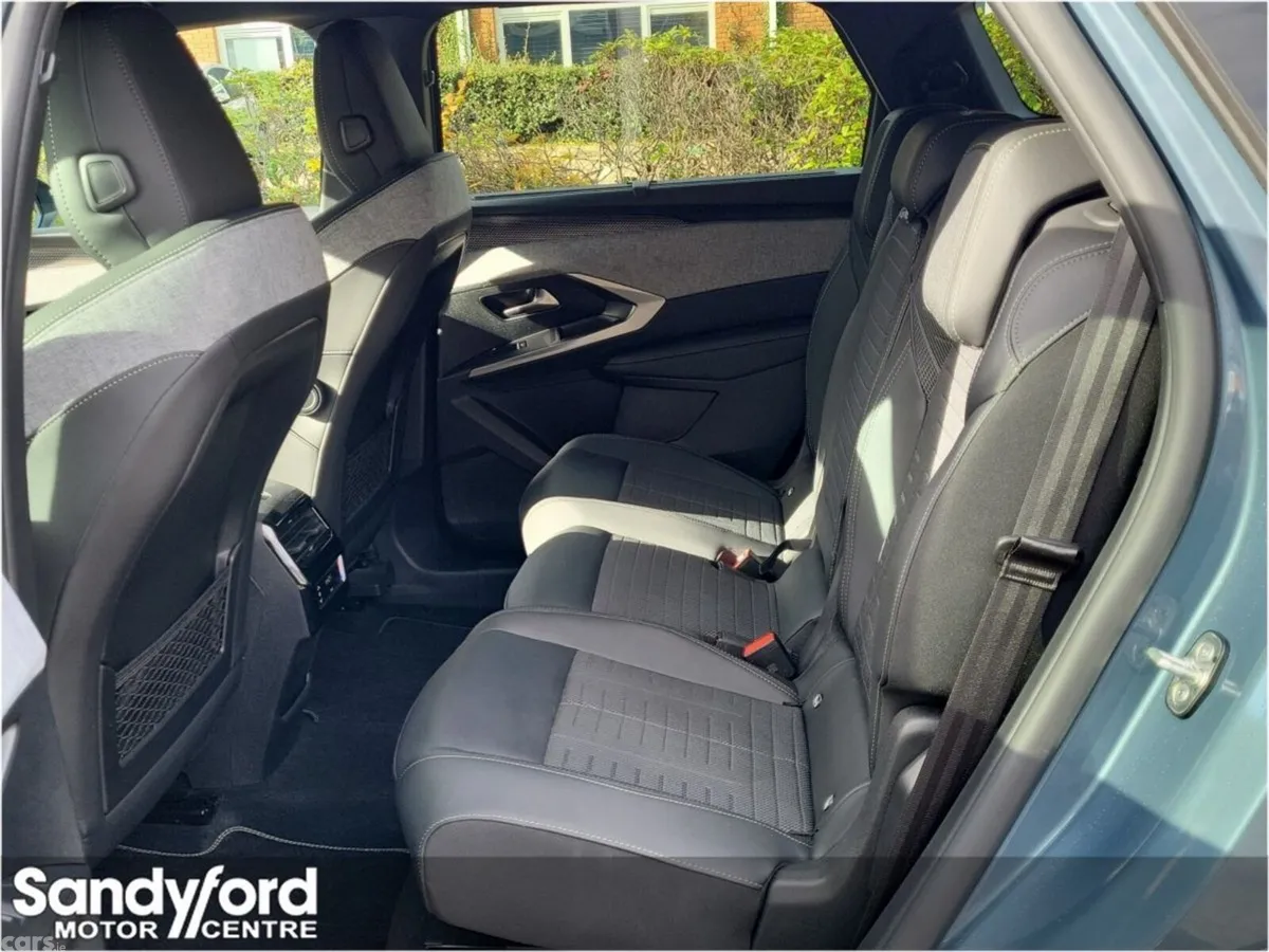 Peugeot 5008 MPV, Petrol Hybrid, 2026, Blue
