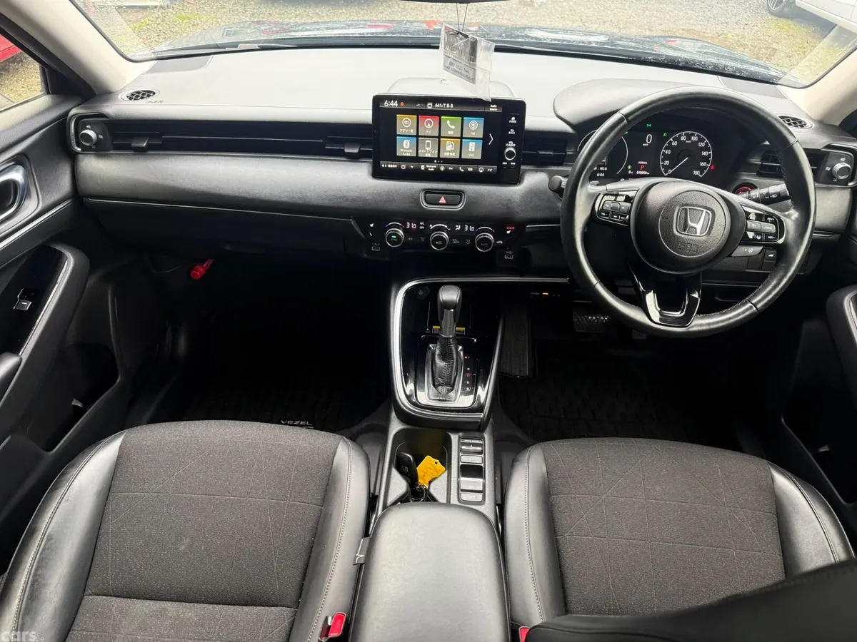 Honda Vezel SUV, Petrol Hybrid, 2021, Grey