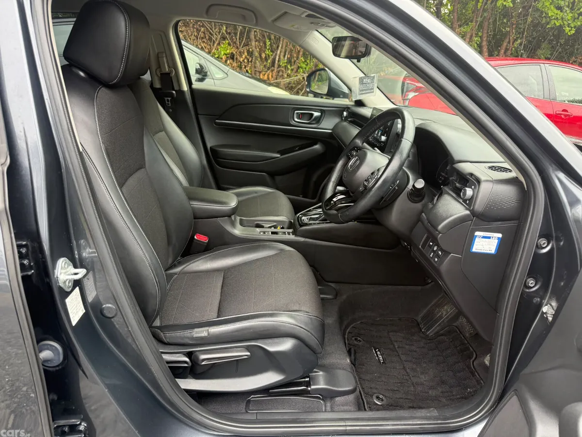 Honda Vezel SUV, Petrol Hybrid, 2021, Grey