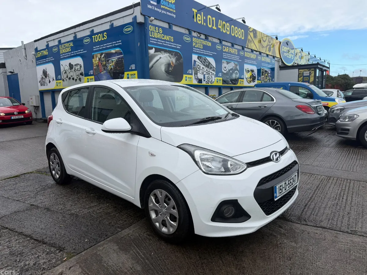 Hyundai i10 Hatchback, Petrol, 2015, White