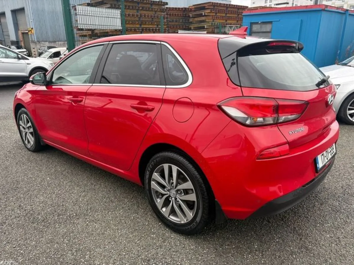 Hyundai i30 Hatchback, Diesel, 2017, Red