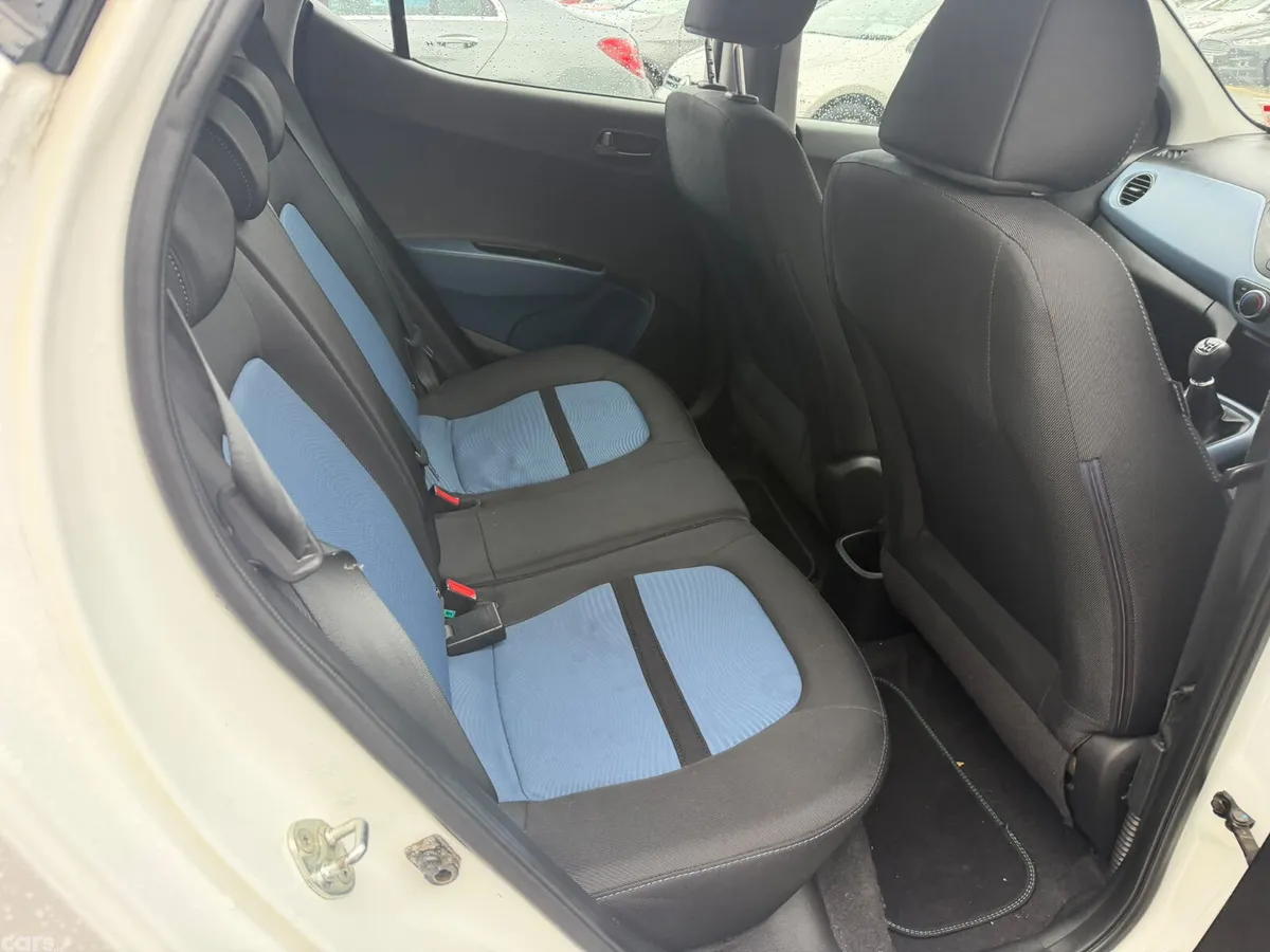 Hyundai i10 Hatchback, Petrol, 2015, White