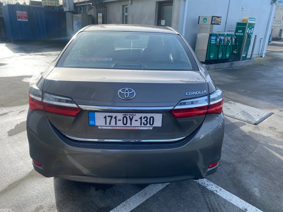 Toyota Corolla Saloon, Petrol, 2017, Grey
